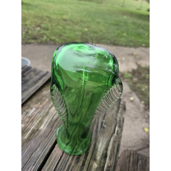 Vintage Handcrafted Green Art‎ Glass Vase 8.5” with Clear Trim Hand Blown - Picture 13 of 14